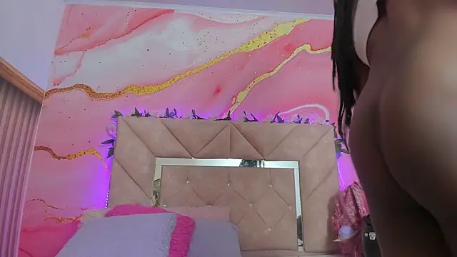 Taylor oriana  online show from 11-08-25, 10:59