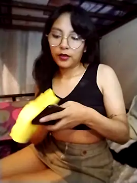 Snapshot of Regina_Shine chatting on 10-17-25, 11:18 Regina Shine online show from 10-17-25, 11:18