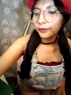 Snapshot of Regina_Shine chatting on 10-31-25, 03:07 Regina Shine online show from 10-31-25, 03:07