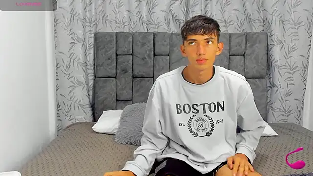 Maikol Ortiz online show from 11-21-25, 10:58