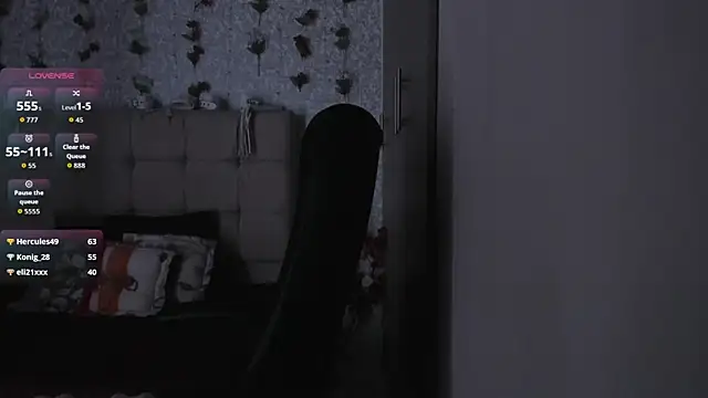 Snapshot of Scarlett_Hot7 chatting on 09-21-25, 04:30 Scarlett Hot7 online show from 09-21-25, 04:30