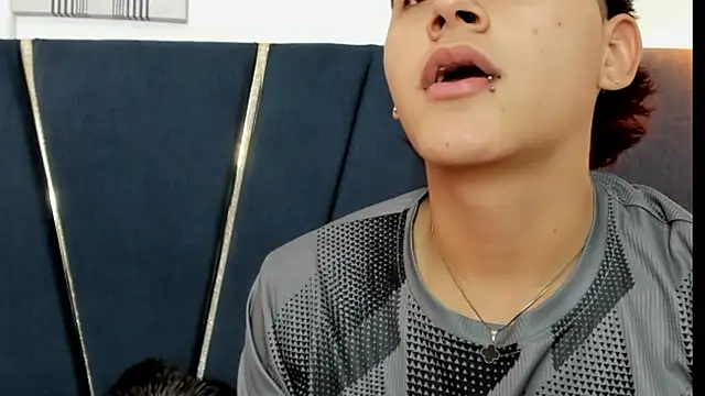 Snapshot of zeusapollofuck chatting on 09-20-25, 07:04 zeusapollofuck online show from 09-20-25, 07:04