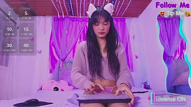 Snapshot of MeganRouss74 chatting on 10-01-25, 10:43 MeganRouss74 online show from 10-01-25, 10:43