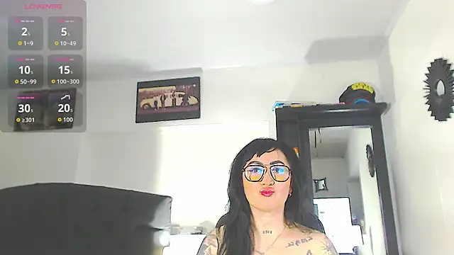 Vicky hotmilf online show from 12-04-25, 10:57