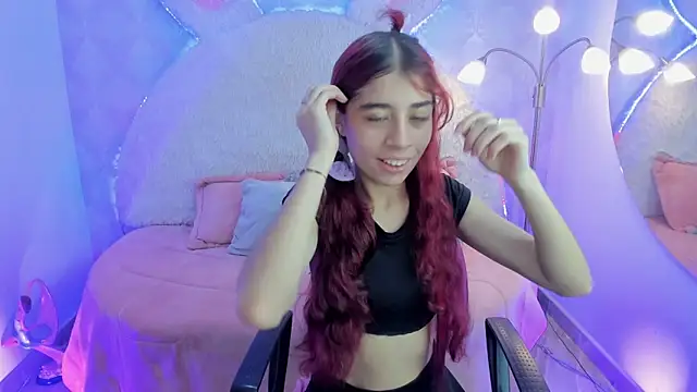 Snapshot of Gaby_louse chatting on 10-22-25, 12:38 Gaby louse online show from 10-22-25, 12:38