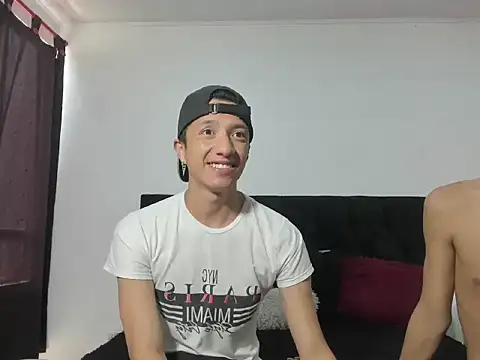 Snapshot of mhatias_ chatting on 09-20-25, 04:19 mhatias online show from 09-20-25, 04:19