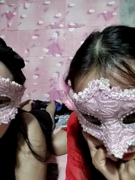 Snapshot of Tin_tanny chatting on 10-13-25, 01:22 Tin tanny online show from 10-13-25, 01:22