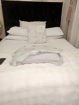 Creamy Chocolatex online show from 10-24-25, 06:04