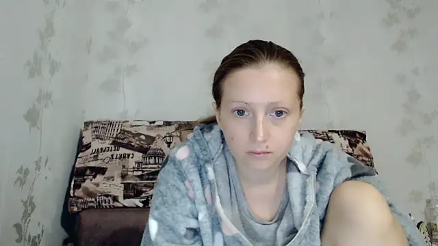 Snapshot of angelllsexy chatting on 10-27-25, 03:49 angelllsexy online show from 10-27-25, 03:49