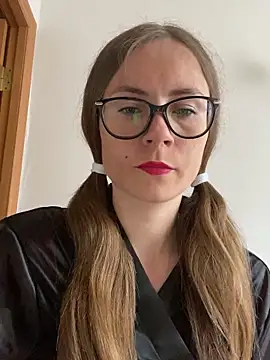 Snapshot of SophieDesire chatting on 09-17-25, 06:59 SophieDesire online show from 09-17-25, 06:59