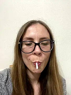 Snapshot of SophieDesire chatting on 09-17-25, 07:48 SophieDesire online show from 09-17-25, 07:48