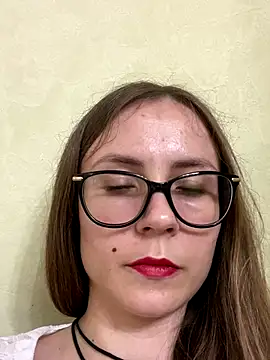 Snapshot of SophieDesire chatting on 09-18-25, 08:49 SophieDesire online show from 09-18-25, 08:49