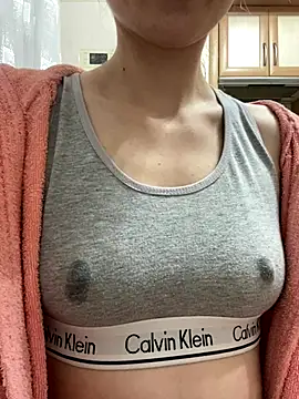 Snapshot of SophieDesire chatting on 09-26-25, 10:36 SophieDesire online show from 09-26-25, 10:36