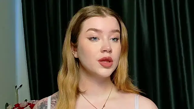 Rebecca Lace online show from 10-04-25, 01:03
