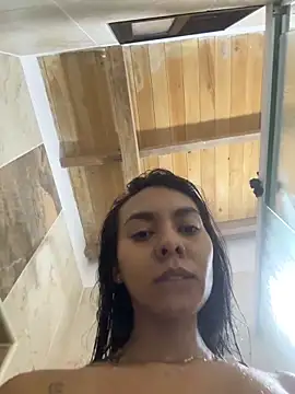 Snapshot of GiorgiaLuxee chatting on 10-31-25, 12:39 GiorgiaLuxee online show from 10-31-25, 12:39