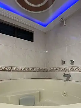 Snapshot of GiorgiaLuxee chatting on 11-16-25, 11:05 GiorgiaLuxee online show from 11-16-25, 11:05