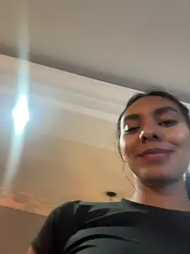 Snapshot of GiorgiaLuxee chatting on 11-21-25, 11:14 GiorgiaLuxee online show from 11-21-25, 11:14