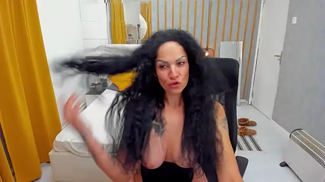 Snapshot of MarbellaRyder chatting on 11-13-25, 03:55 MarbellaRyder online show from 11-13-25, 03:55