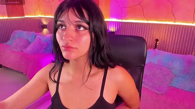 Snapshot of LindaWz_ chatting on 10-12-25, 04:55 LindaWz  online show from 10-12-25, 04:55