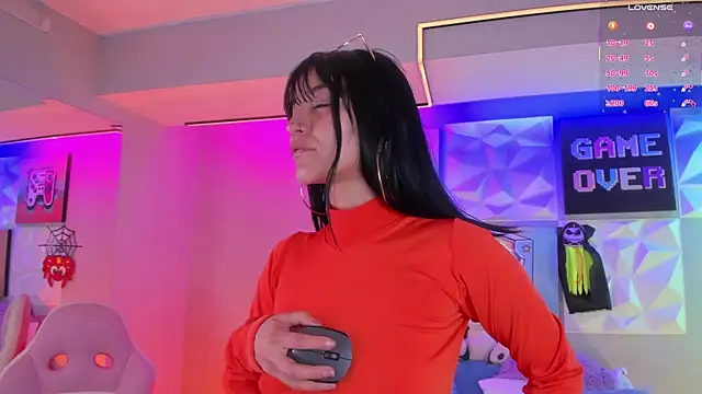 Snapshot of LindaWz_ chatting on 10-29-25, 04:48 LindaWz  online show from 10-29-25, 04:48