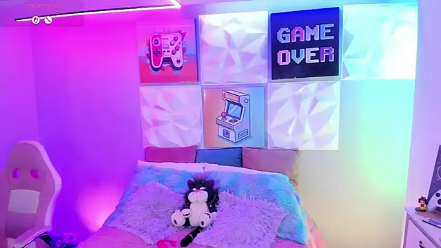 Snapshot of LindaWz_ chatting on 11-14-25, 04:11 LindaWz online show from 11-14-25, 04:11