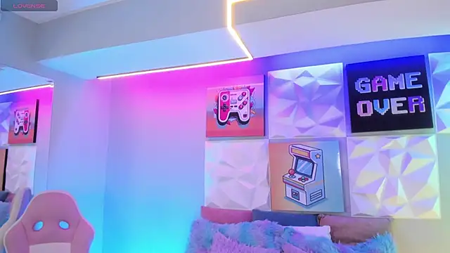 Snapshot of LindaWz_ chatting on 12-05-25, 04:10 LindaWz online show from 12-05-25, 04:10