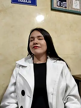 Snapshot of CHARLOTTE__05 chatting on 09-17-25, 12:51 CHARLOTTE 05 online show from 09-17-25, 12:51