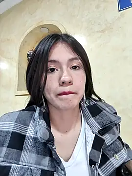 Snapshot of CHARLOTTE__05 chatting on 09-27-25, 02:11 CHARLOTTE 05 online show from 09-27-25, 02:11