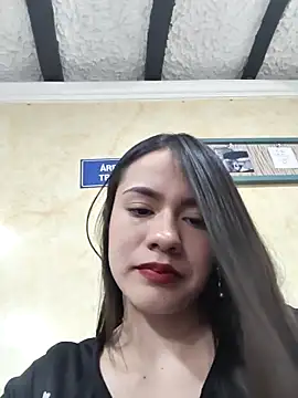 Snapshot of CHARLOTTE__05 chatting on 10-20-25, 01:33 CHARLOTTE 05 online show from 10-20-25, 01:33