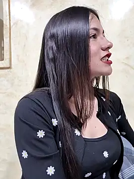 Snapshot of CHARLOTTE__05 chatting on 10-25-25, 01:51 CHARLOTTE 05 online show from 10-25-25, 01:51