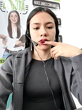 Snapshot of CHARLOTTE__05 chatting on 11-11-25, 12:38 CHARLOTTE 05 online show from 11-11-25, 12:38