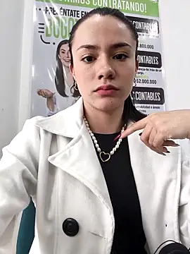 Snapshot of CHARLOTTE__05 chatting on 11-14-25, 12:04 CHARLOTTE 05 online show from 11-14-25, 12:04