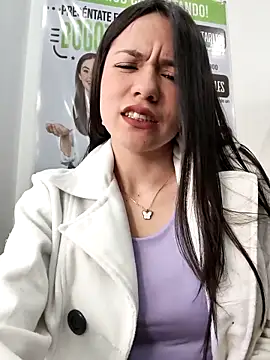 Snapshot of CHARLOTTE__05 chatting on 11-27-25, 12:07 CHARLOTTE 05 online show from 11-27-25, 12:07