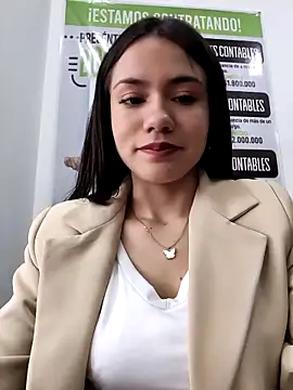 Snapshot of CHARLOTTE__05 chatting on 12-05-25, 12:14 CHARLOTTE 05 online show from 12-05-25, 12:14