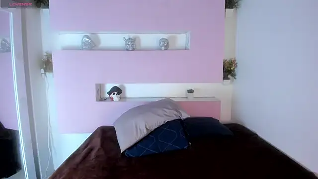 Zairaa Fox online show from 09-17-25, 07:59