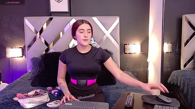 Snapshot of Miia_bunny chatting on 09-13-25, 09:03 Miia bunny online show from 09-13-25, 09:03