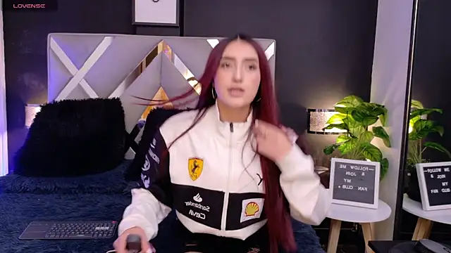 Snapshot of Miia_bunny chatting on 10-07-25, 08:17 Miia bunny online show from 10-07-25, 08:17