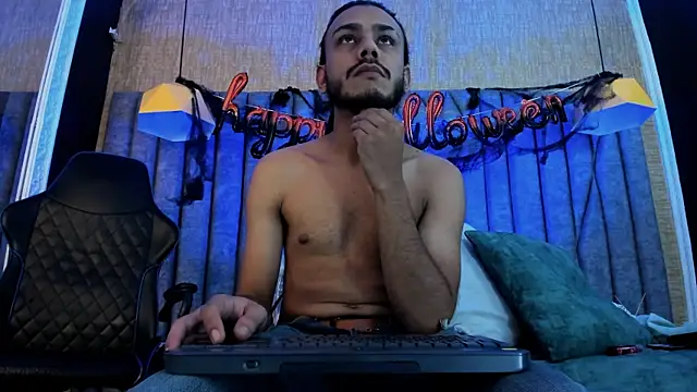 Boss Domiinator online show from 10-30-25, 03:30