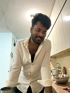 Snapshot of MeekBatgirl chatting on 10-17-25, 12:19 MeekBatgirl online show from 10-17-25, 12:19