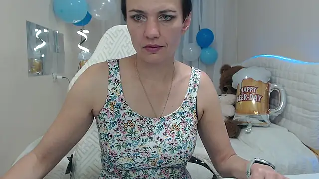 AvaSaturnian online show from 09-21-25, 12:07