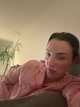 Snapshot of Remirosee chatting on 02-15-26, 09:00 Remirosee online show from 02-15-26, 09:00