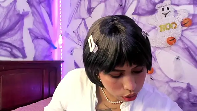 Michluxe 69 online show from 10-10-25, 11:48