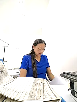 Snapshot of Madisson-04_ chatting on 11-06-25, 09:37 Madisson-04 online show from 11-06-25, 09:37