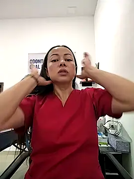 Snapshot of Madisson-04_ chatting on 11-10-25, 03:11 Madisson-04 online show from 11-10-25, 03:11