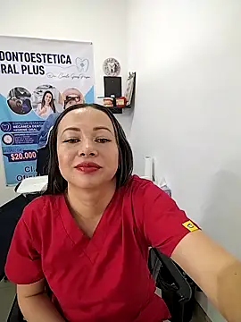 Snapshot of Madisson-04_ chatting on 11-14-25, 03:22 Madisson-04 online show from 11-14-25, 03:22