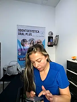 Snapshot of Madisson-04_ chatting on 12-02-25, 06:47 Madisson-04 online show from 12-02-25, 06:47