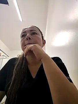 Snapshot of Madisson-04_ chatting on 12-03-25, 02:59 Madisson-04 online show from 12-03-25, 02:59