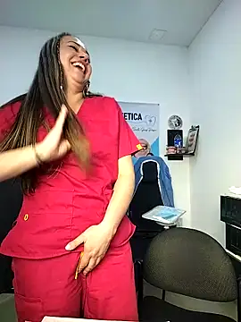 Snapshot of Madisson-04_ chatting on 12-04-25, 07:00 Madisson-04 online show from 12-04-25, 07:00