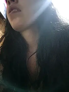 Snapshot of MiaForever1 chatting on 10-11-25, 01:05 MiaForever1 online show from 10-11-25, 01:05