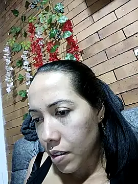 Snapshot of MiaForever1 chatting on 11-08-25, 02:01 MiaForever1 online show from 11-08-25, 02:01